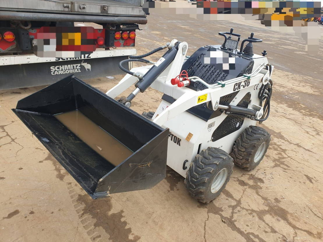 Diversen CK-36 - Мини-погрузчик с бортовым поворотом: фото 5 Diversen CK-36 - Мини-погрузчик с бортовым поворотом: фото 5