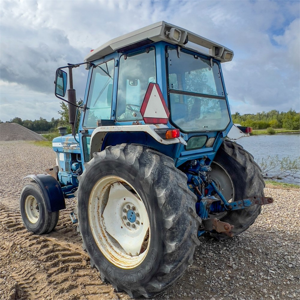 Ford 5610 - Трактор: фото 5 Ford 5610 - Трактор: фото 5