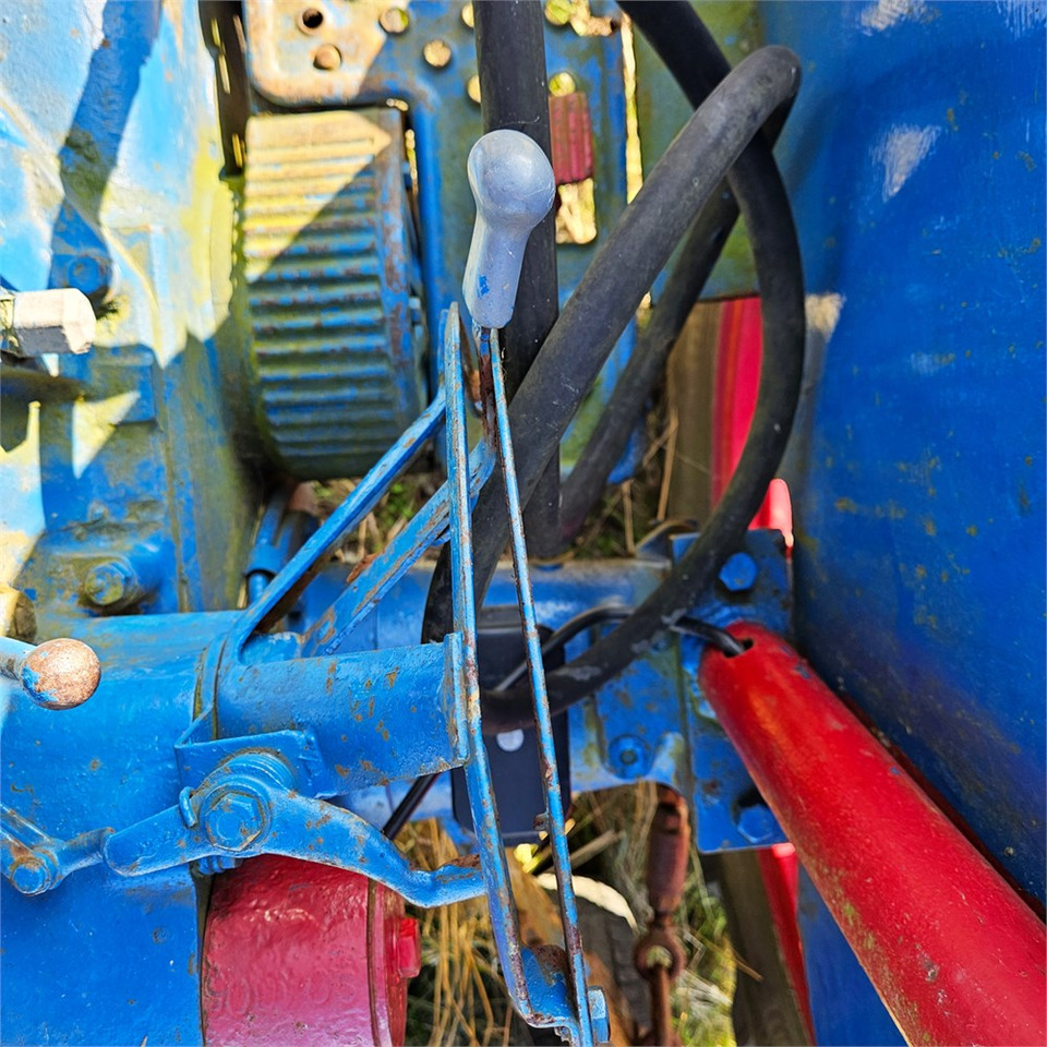 Трактор Ford T2: фото 13 Трактор Ford T2: фото 13