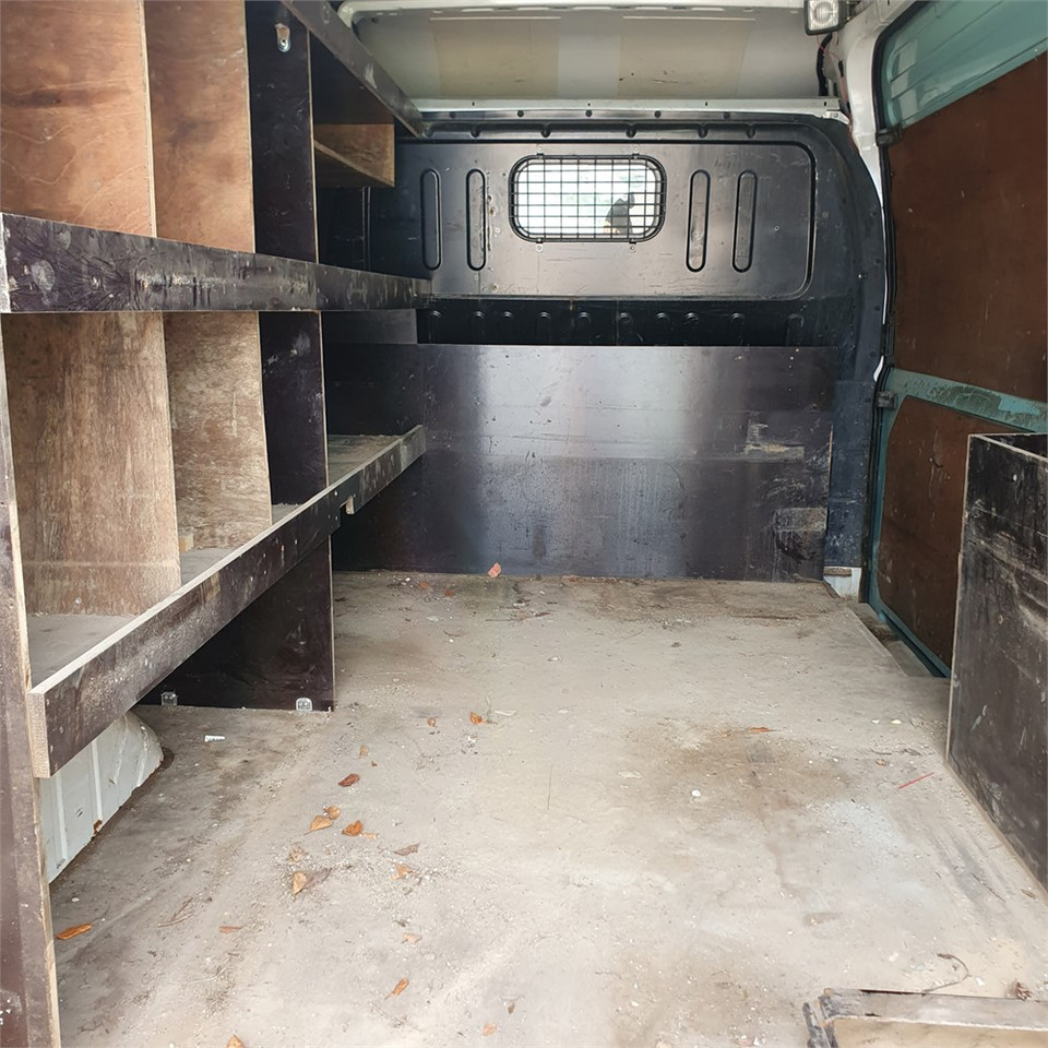 Цельнометаллический фургон Ford Transit Van 2,4 Tdci 350m Rwd: фото 13