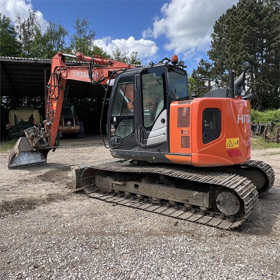 Hitachi ZX135 US-6 - Гусеничный экскаватор: фото 2 Hitachi ZX135 US-6 - Гусеничный экскаватор: фото 2