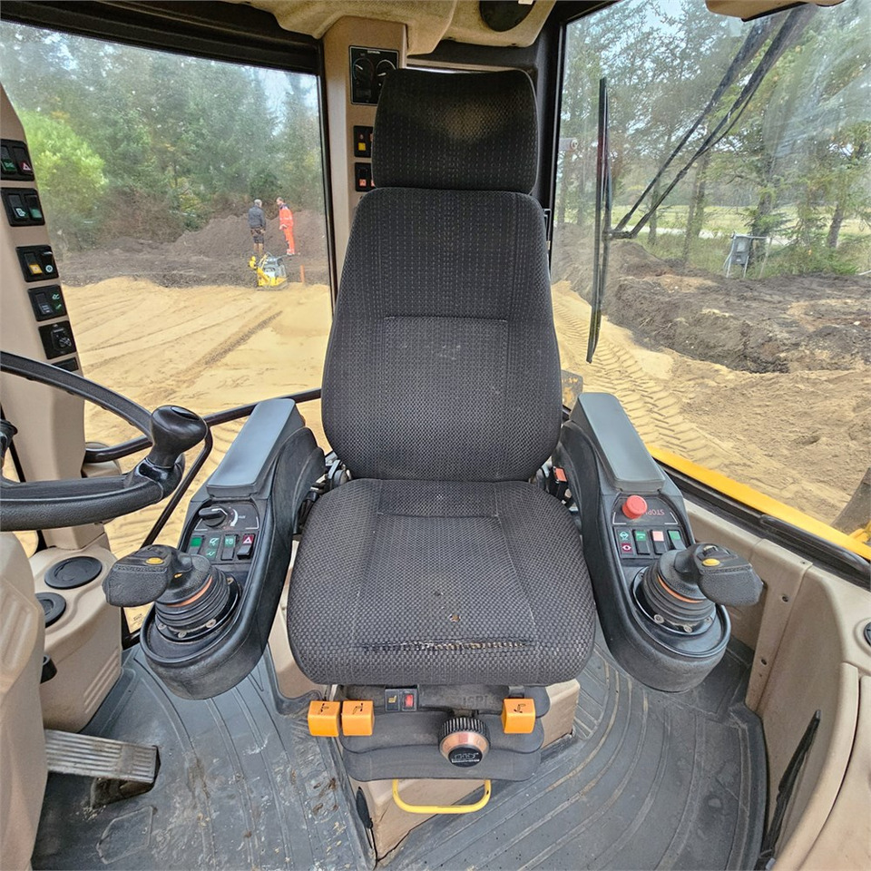 Экскаватор-погрузчик Hydrema 926 D: фото 12 Экскаватор-погрузчик Hydrema 926 D: фото 12