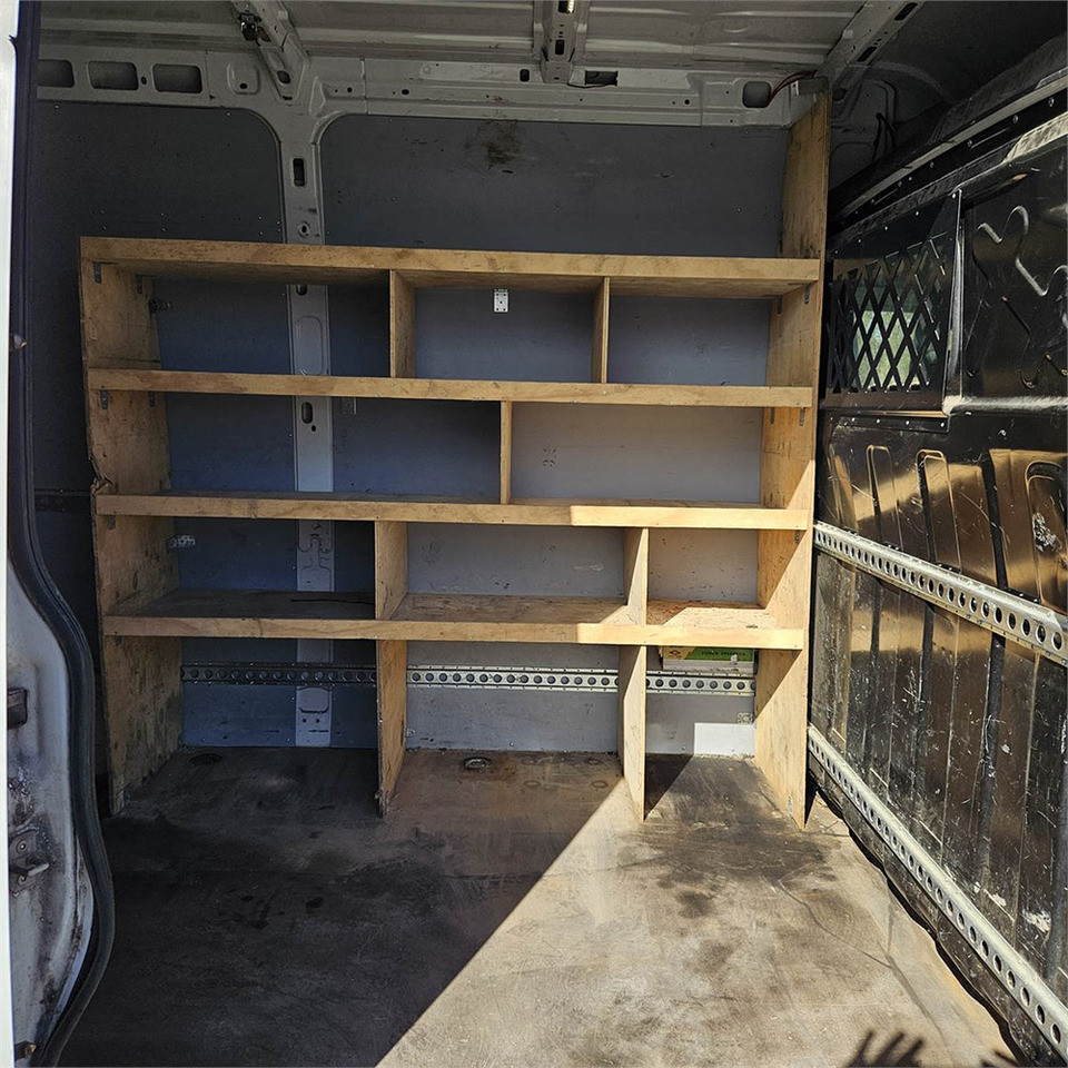 Iveco Daily 35s17 3,0D в лизинг Iveco Daily 35s17 3,0D: фото 9