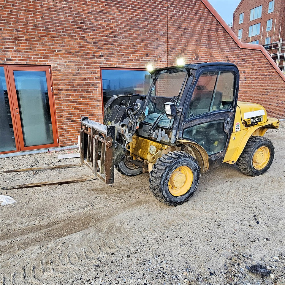 JCB 520-40 - Телескопический погрузчик: фото 1 JCB 520-40 - Телескопический погрузчик: фото 1