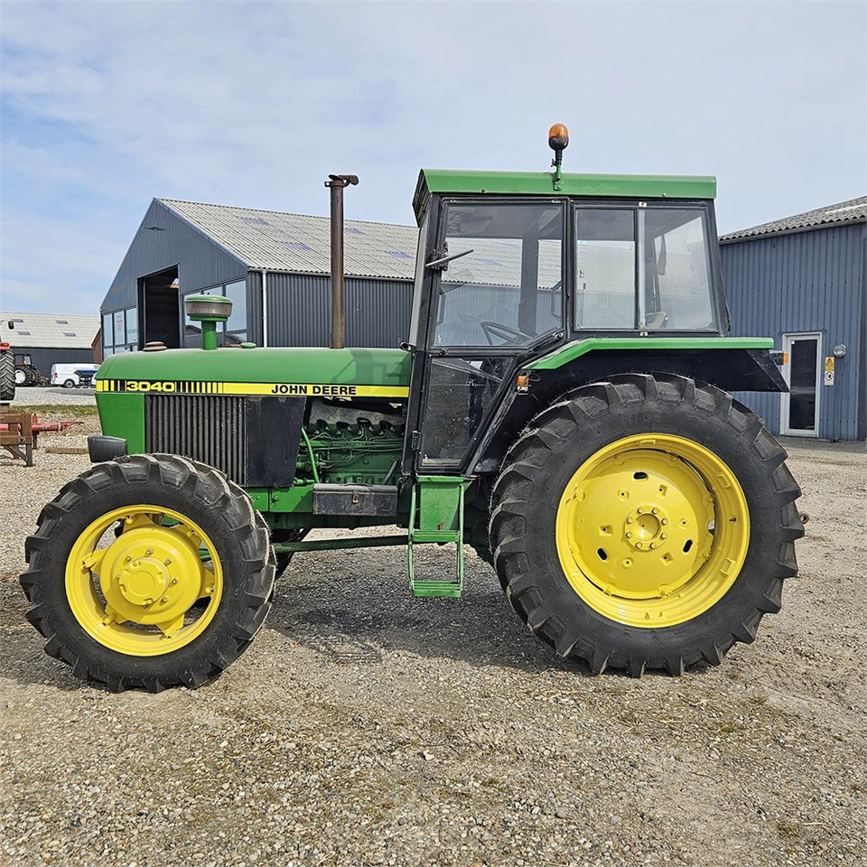 John Deere 3040 - Трактор: фото 4 John Deere 3040 - Трактор: фото 4