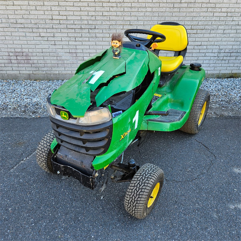 John Deere X304 - Газонокосилка: фото 2 John Deere X304 - Газонокосилка: фото 2