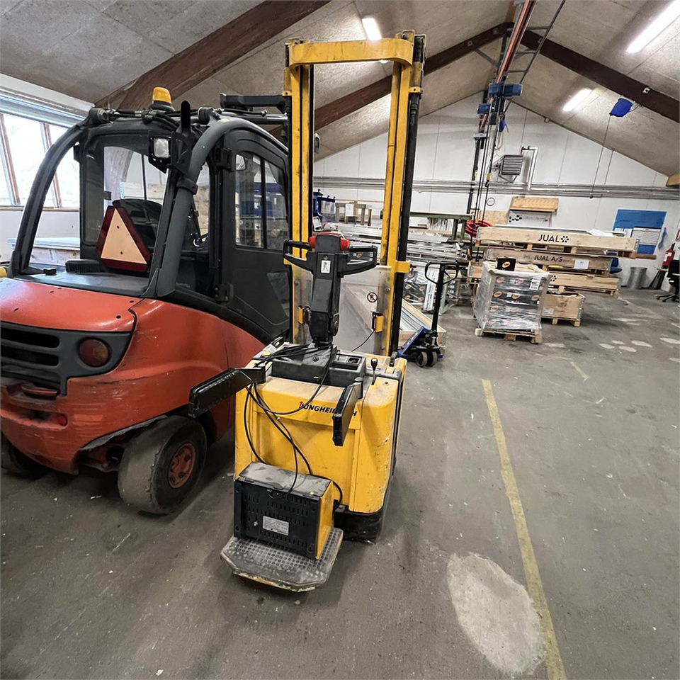 Jungheinrich Hawker Perfect Plus 3 PzB 300 - Тележка: фото 2 Jungheinrich Hawker Perfect Plus 3 PzB 300 - Тележка: фото 2