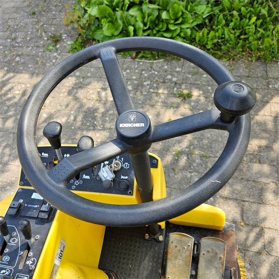 Промышленная подметальная машина Kärcher KMR 1250 B: фото 8