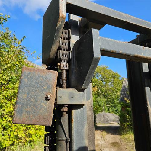 Вилочный погрузчик Linde 25 D: фото 16