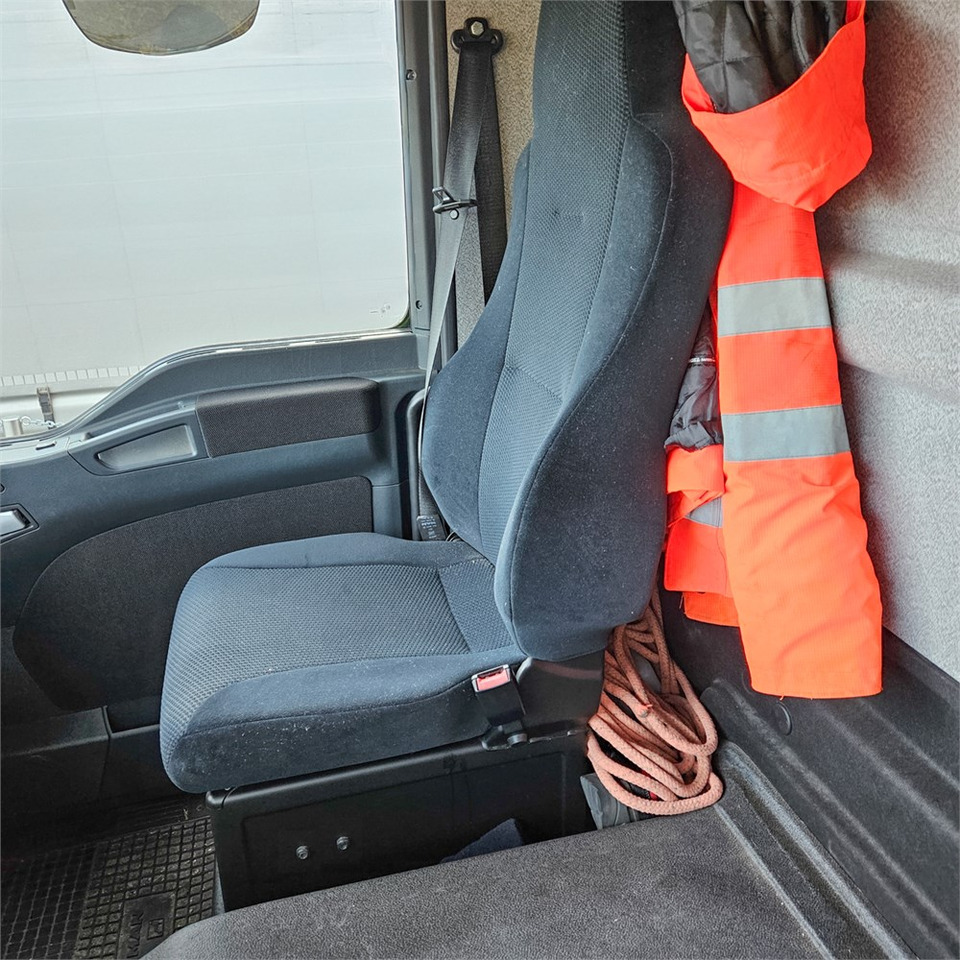 Грузовик с закрытым кузовом MAN TGL 12.250: фото 18