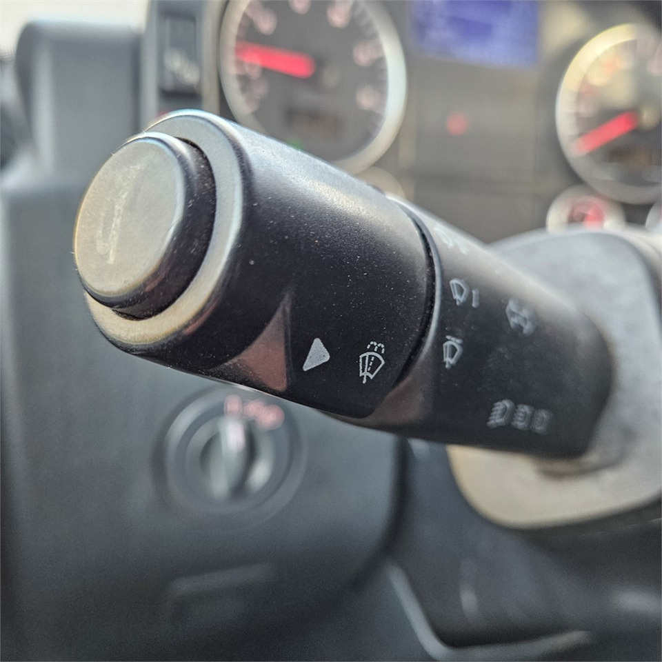 Грузовик с закрытым кузовом MAN TGL 12.250: фото 32