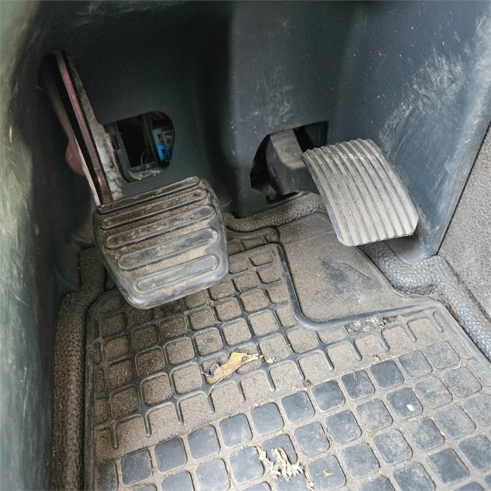 Грузовик с закрытым кузовом MAN TGL 12.250: фото 36