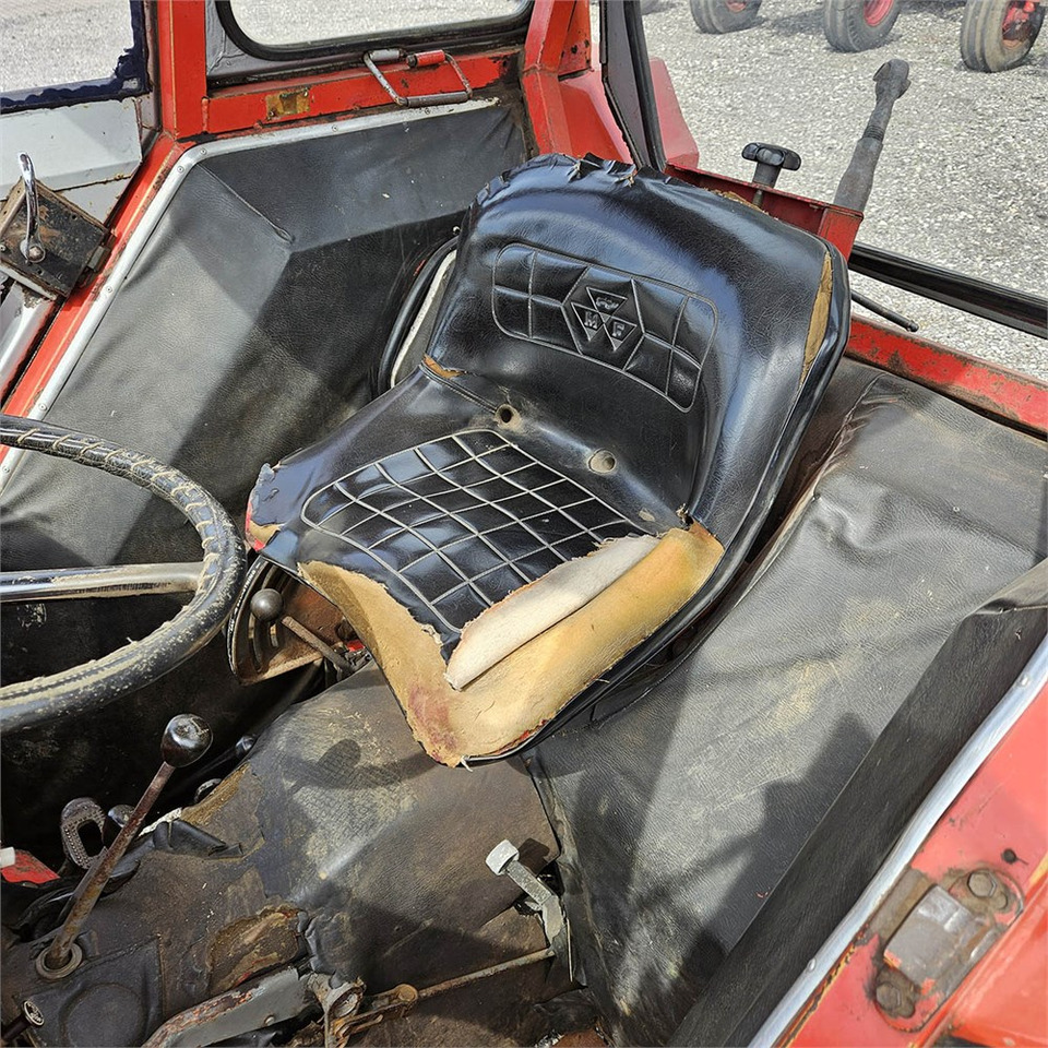 Трактор Massey Ferguson MF135: фото 10
