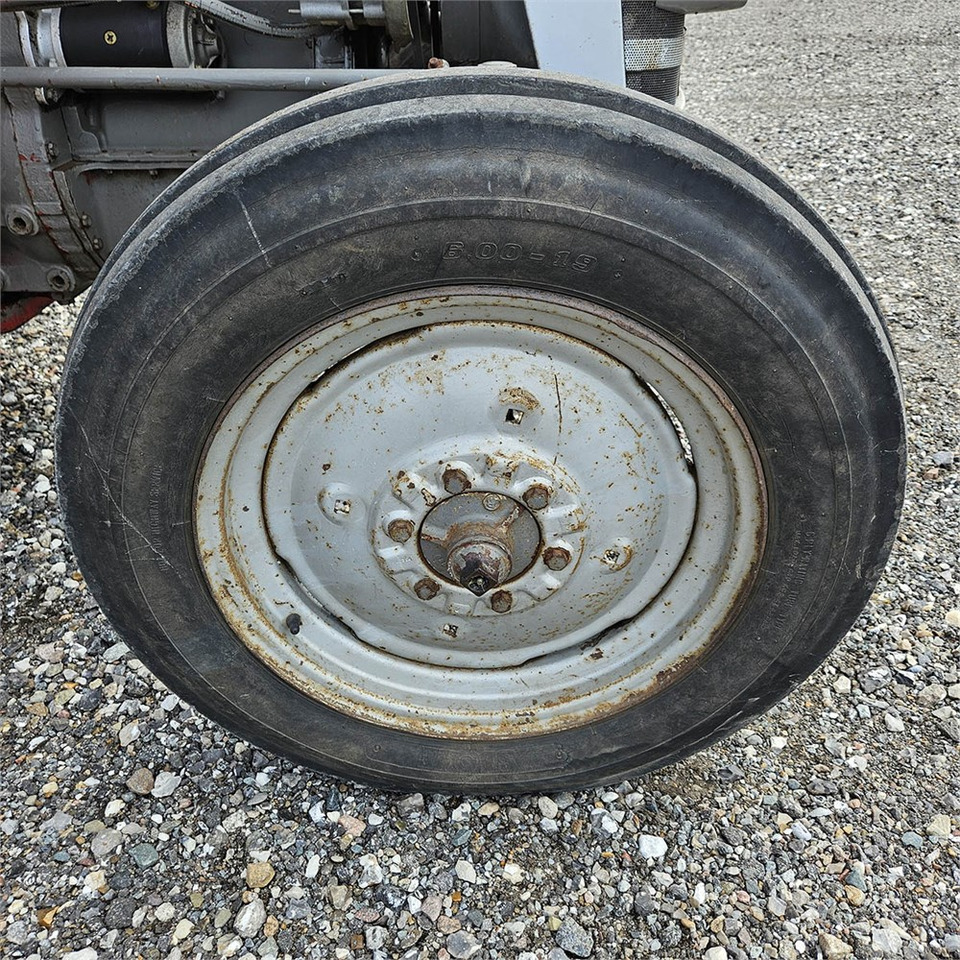 Трактор Massey Ferguson MF135: фото 44