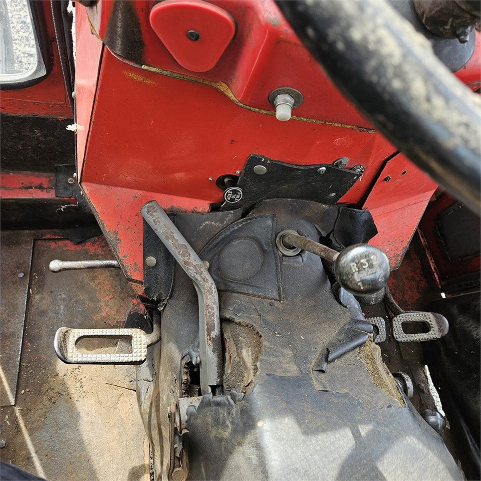Трактор Massey Ferguson MF135: фото 18