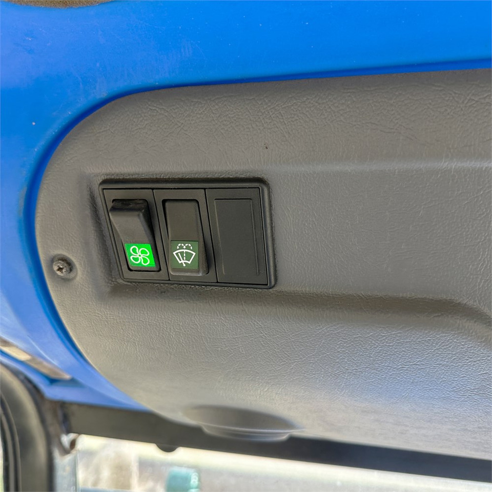 Коммунальный трактор New Holland TC27D: фото 19