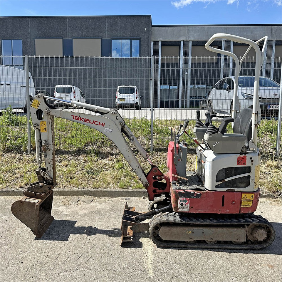 Takeuchi TB210 R - Мини-экскаватор: фото 3 Takeuchi TB210 R - Мини-экскаватор: фото 3
