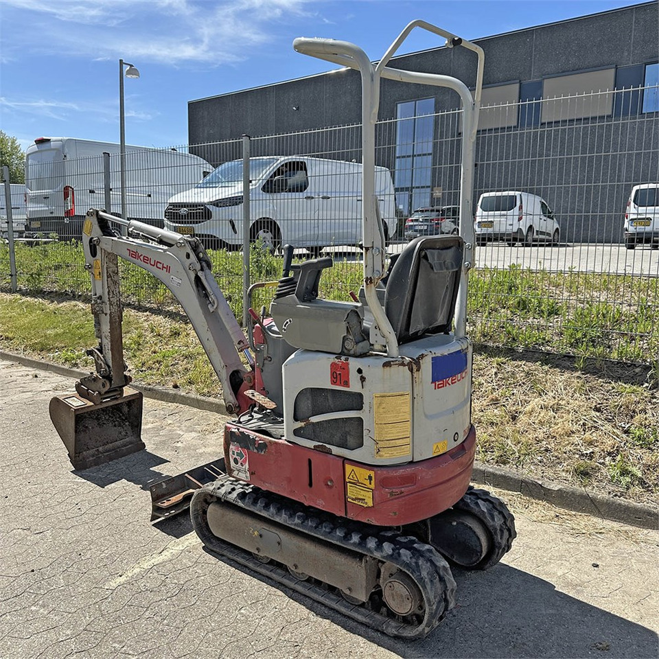 Takeuchi TB210 R - Мини-экскаватор: фото 4 Takeuchi TB210 R - Мини-экскаватор: фото 4