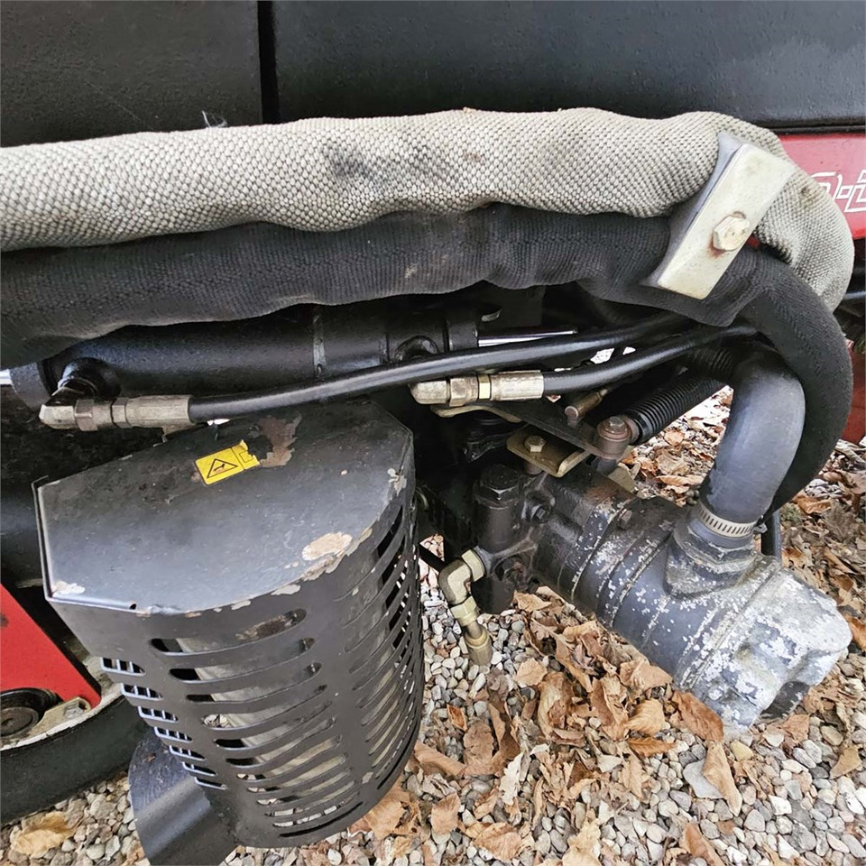 Toro Greensmaster 3200-D - Газонокосилка: фото 5 Toro Greensmaster 3200-D - Газонокосилка: фото 5