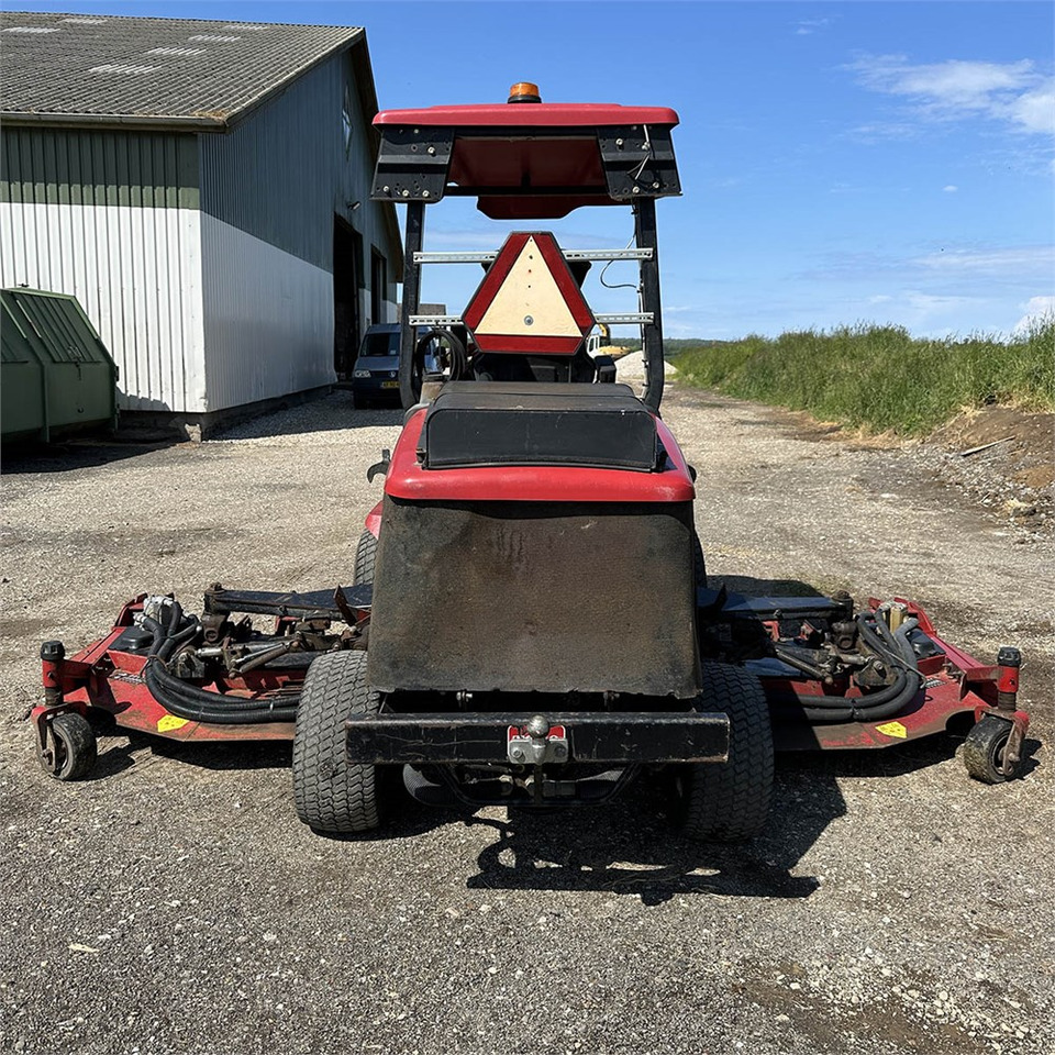 Toro Groundsmaster 4000-D - Газонокосилка: фото 4 Toro Groundsmaster 4000-D - Газонокосилка: фото 4