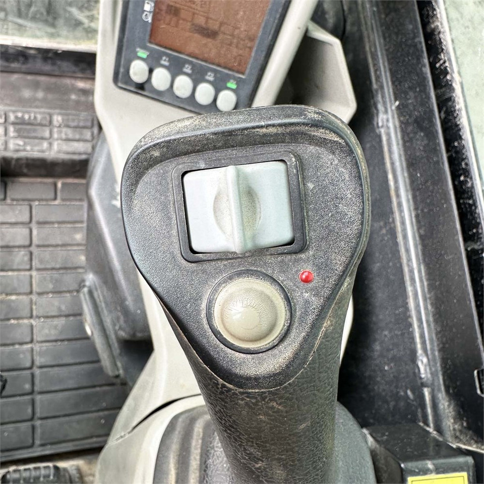 Мини-экскаватор Yanmar SV26: фото 27