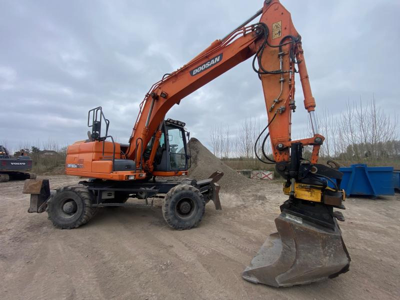 Doosan DX 160W-3 - Колёсный экскаватор: фото 3 Doosan DX 160W-3 - Колёсный экскаватор: фото 3
