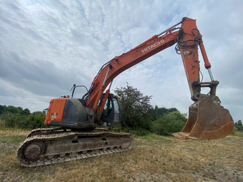 Hitachi ZX225USLC-3 - Гусеничный экскаватор: фото 2 Hitachi ZX225USLC-3 - Гусеничный экскаватор: фото 2