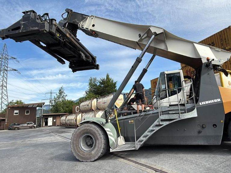 Liebherr LRS545 Intermodal - Ричстакер: фото 2 Liebherr LRS545 Intermodal - Ричстакер: фото 2