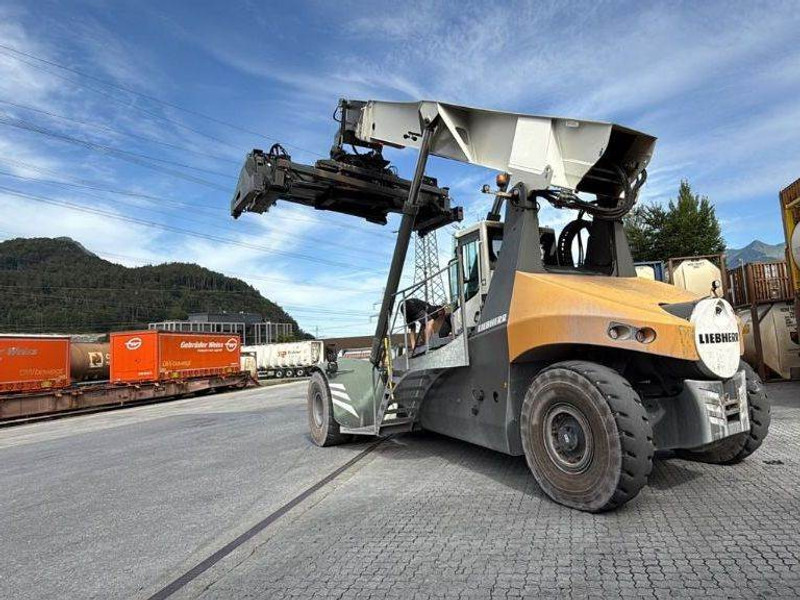 Liebherr LRS545 Intermodal - Ричстакер: фото 1 Liebherr LRS545 Intermodal - Ричстакер: фото 1