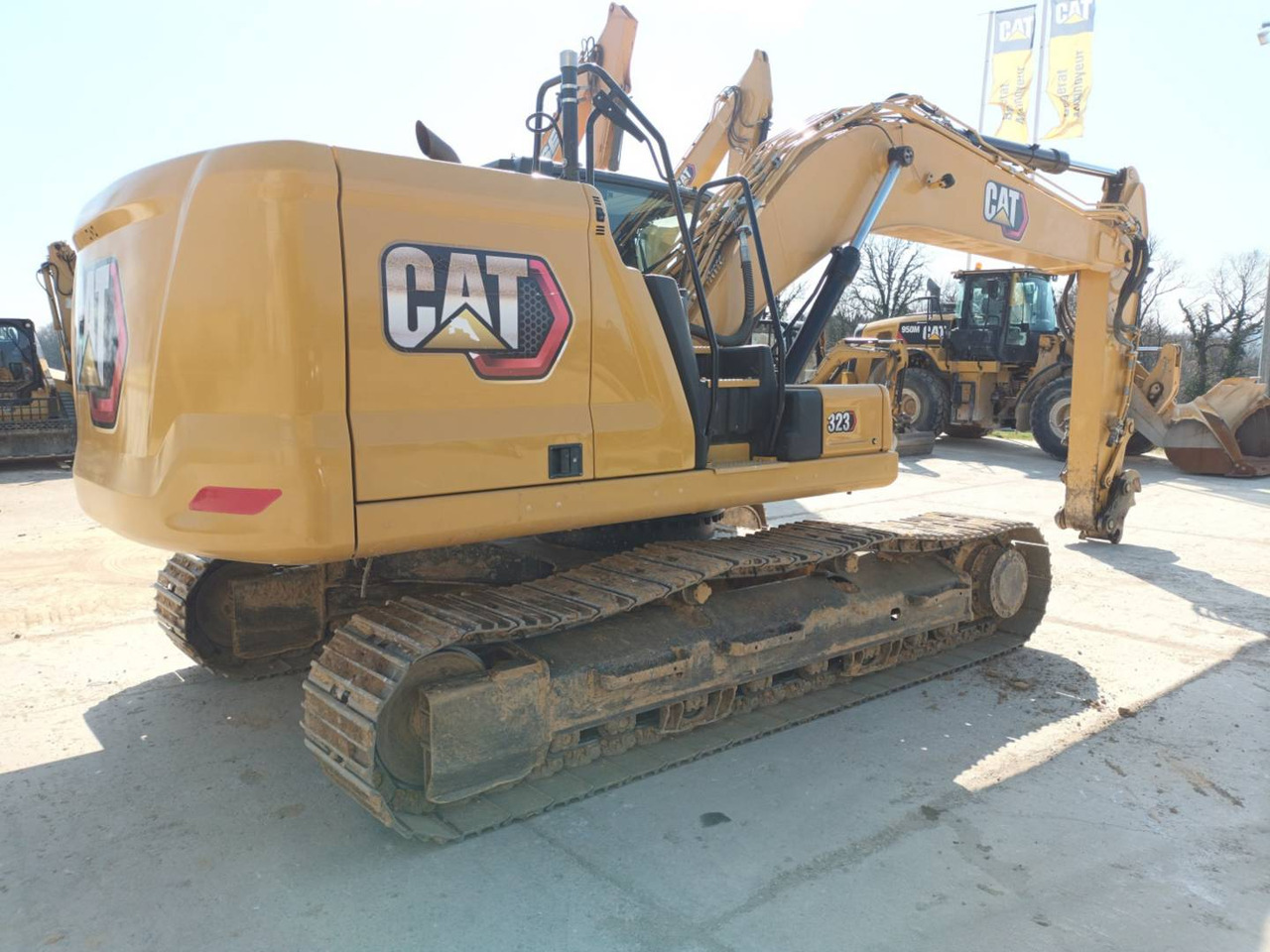 CAT 323 - Гусеничный экскаватор: фото 2 CAT 323 - Гусеничный экскаватор: фото 2