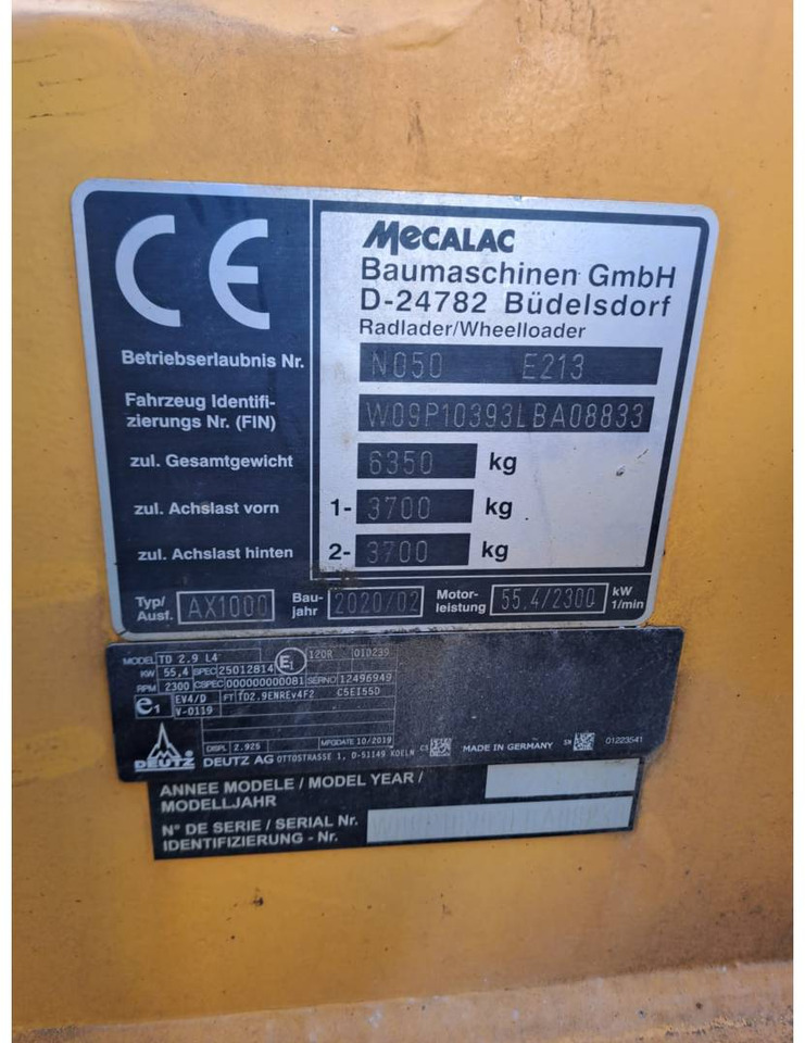 Мини-погрузчик с бортовым поворотом MECALAC AX1000: фото 6 Мини-погрузчик с бортовым поворотом MECALAC AX1000: фото 6