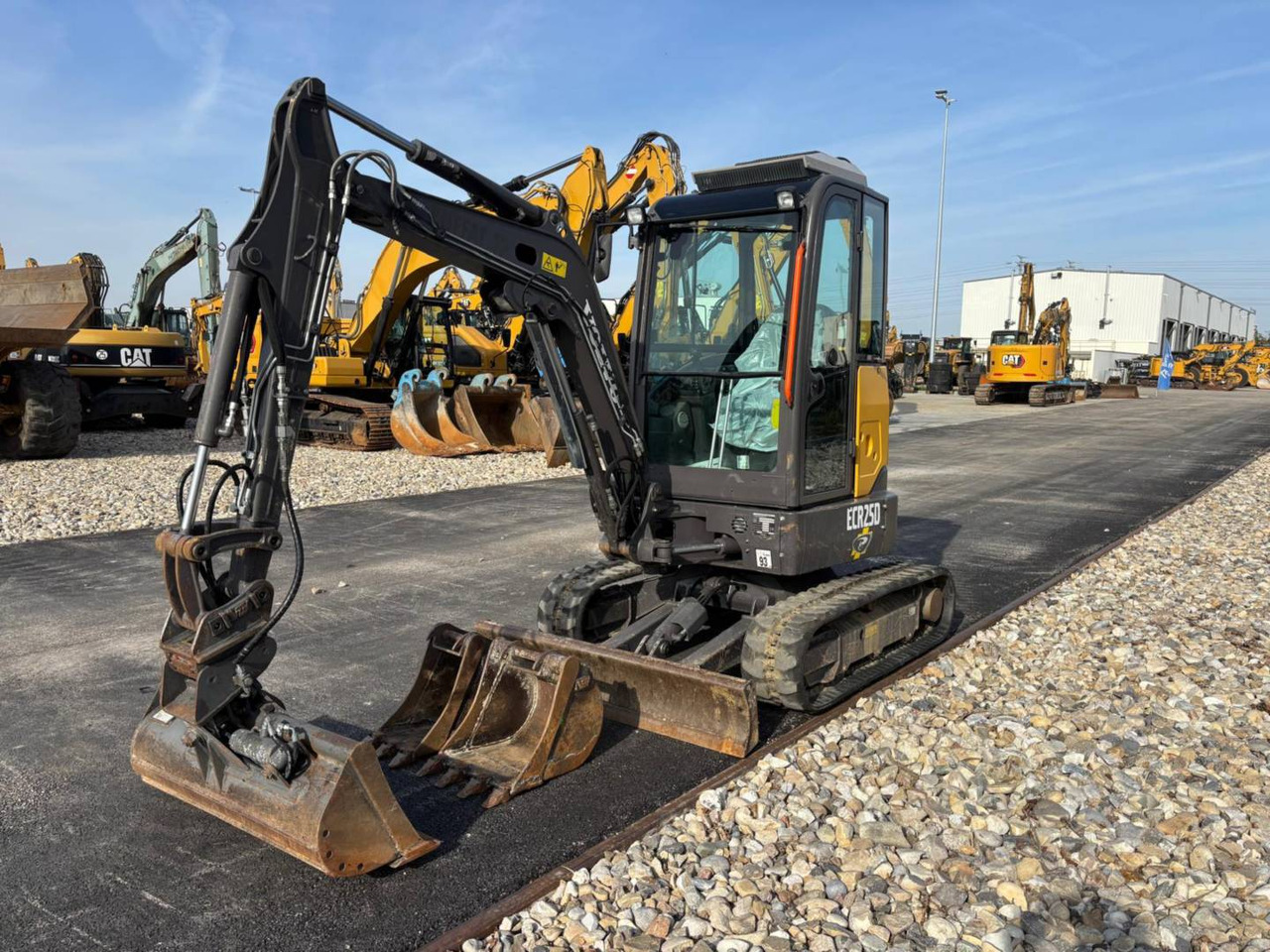 VOLVO CONSTRUCTION EQUIPMENT ECR25D - Гусеничный экскаватор: фото 2 VOLVO CONSTRUCTION EQUIPMENT ECR25D - Гусеничный экскаватор: фото 2