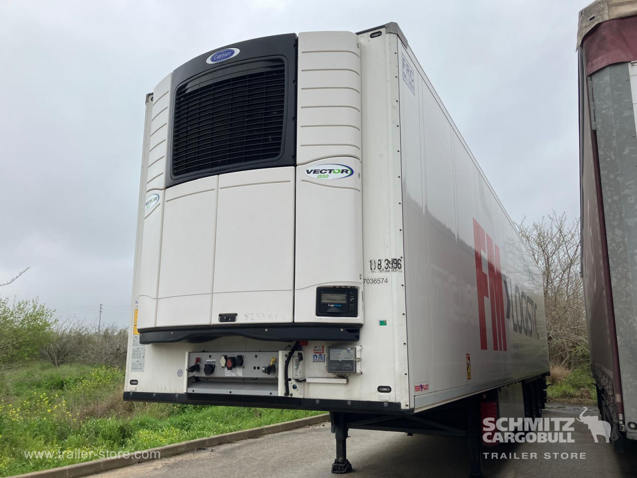 SCHMITZ Semiremolque Frigo Standard Double deck - Изотермический полуприцеп: фото 1 SCHMITZ Semiremolque Frigo Standard Double deck - Изотермический полуприцеп: фото 1