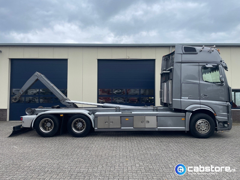 Mercedes-Benz Actros 3363 6x2 Containersysteem - Euro 6 - Bouwjaar 2014 - VDL 21 Ton Haakarmsysteem - 630 Pk Euro 6 - NL Truck - Крюковой мультилифт: фото 5 Mercedes-Benz Actros 3363 6x2 Containersysteem - Euro 6 - Bouwjaar 2014 - VDL 21 Ton Haakarmsysteem - 630 Pk Euro 6 - NL Truck - Крюковой мультилифт: фото 5
