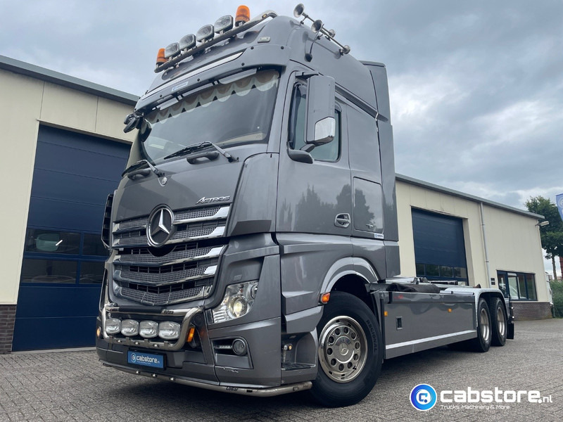 Mercedes-Benz Actros 3363 6x2 Containersysteem - Euro 6 - Bouwjaar 2014 - VDL 21 Ton Haakarmsysteem - 630 Pk Euro 6 - NL Truck - Крюковой мультилифт: фото 2 Mercedes-Benz Actros 3363 6x2 Containersysteem - Euro 6 - Bouwjaar 2014 - VDL 21 Ton Haakarmsysteem - 630 Pk Euro 6 - NL Truck - Крюковой мультилифт: фото 2