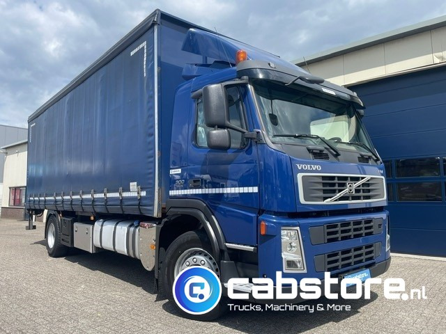 Volvo FM9 4X2R FAL9.0 RAD-A4 Volvo FM300 4x2 Euro 5 bakwagen - Schuifzeilen - Laadklep 2000 kg - Bouwjaar 2008 - Kooi-Aap heftruck - Фургон с закрытым кузовом: фото 1 Volvo FM9 4X2R FAL9.0 RAD-A4 Volvo FM300 4x2 Euro 5 bakwagen - Schuifzeilen - Laadklep 2000 kg - Bouwjaar 2008 - Kooi-Aap heftruck - Фургон с закрытым кузовом: фото 1