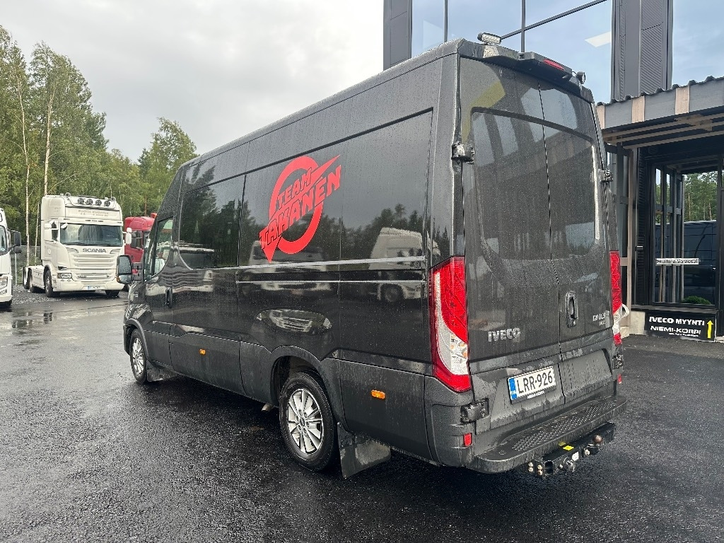 Iveco Daily 35S16A8 1+5 hlö retkeilyauto - Цельнометаллический фургон: фото 4 Iveco Daily 35S16A8 1+5 hlö retkeilyauto - Цельнометаллический фургон: фото 4