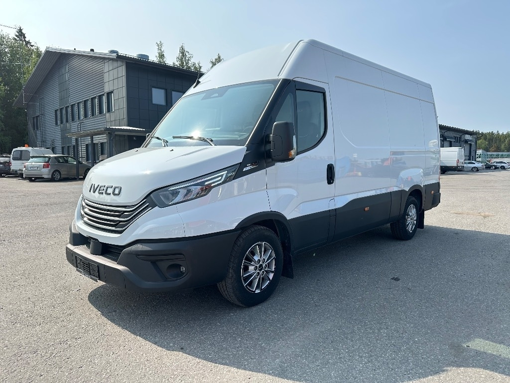 Iveco Daily 35S18A8 12m3 - Цельнометаллический фургон: фото 1 Iveco Daily 35S18A8 12m3 - Цельнометаллический фургон: фото 1