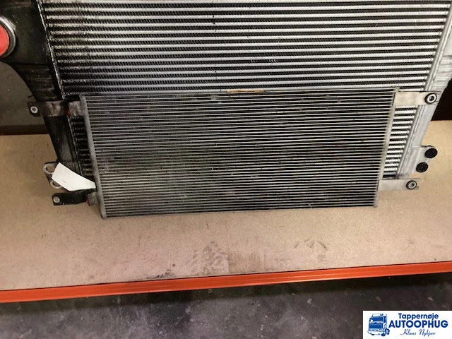 Scania A/C køler Scania 2715918 - Двигатель и запчасти для Грузовиков: фото 1 Scania A/C køler Scania 2715918 - Двигатель и запчасти для Грузовиков: фото 1