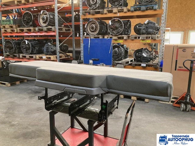 Scania Extendable bed – Scania 2674178 - Кабина и интерьер для Грузовиков: фото 3 Scania Extendable bed – Scania 2674178 - Кабина и интерьер для Грузовиков: фото 3