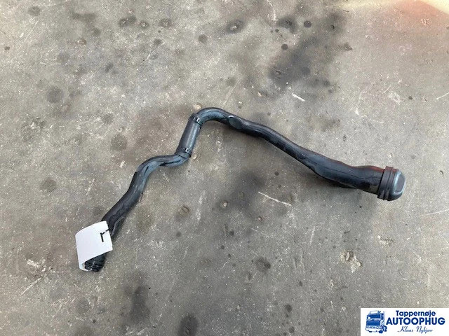 Scania Olie påfyldnings rør Scania 2334700 - Двигатель и запчасти для Грузовиков: фото 1 Scania Olie påfyldnings rør Scania 2334700 - Двигатель и запчасти для Грузовиков: фото 1