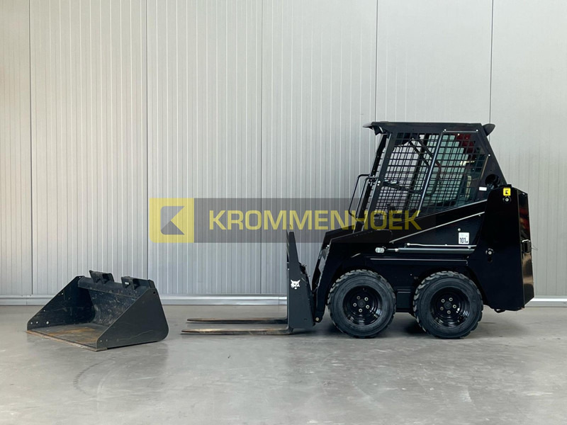 Bobcat S 70 - Мини-погрузчик с бортовым поворотом: фото 1 Bobcat S 70 - Мини-погрузчик с бортовым поворотом: фото 1