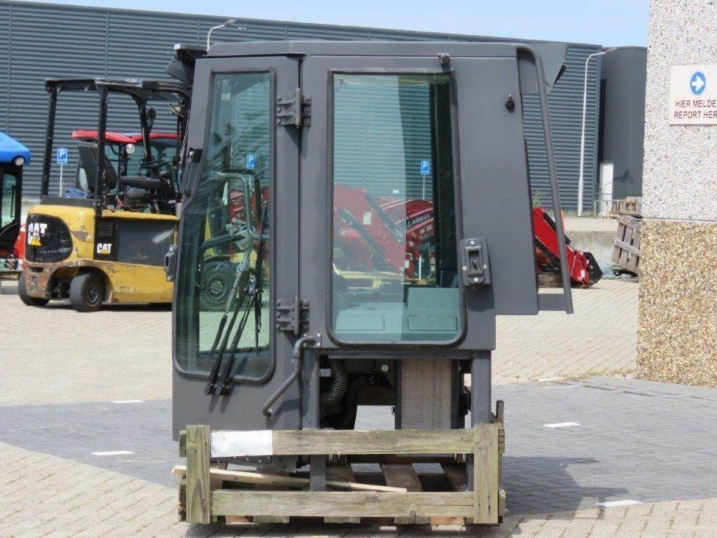 New Holland CE - Кабина для Строительной техники: фото 3 New Holland CE - Кабина для Строительной техники: фото 3