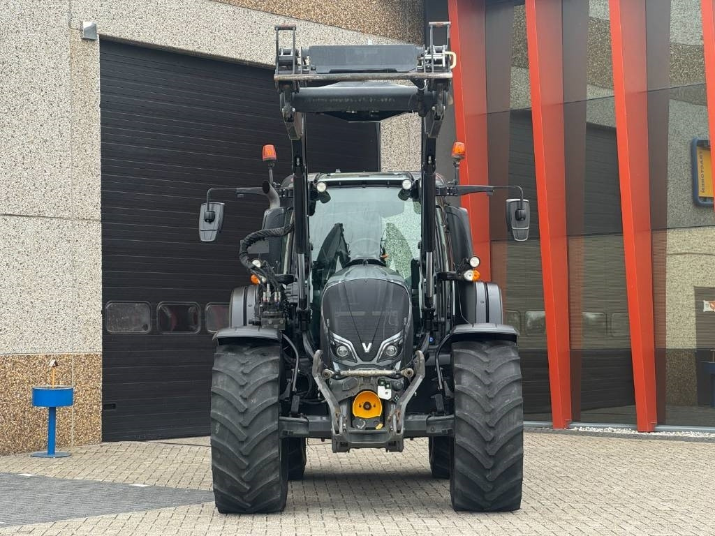 Valtra N174D, Frontlinkage + PTO, Frontloader, 3846 hours  - Трактор: фото 5 Valtra N174D, Frontlinkage + PTO, Frontloader, 3846 hours  - Трактор: фото 5