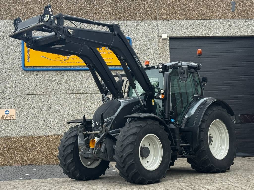 Valtra N174D, Frontlinkage + PTO, Frontloader, 3846 hours  - Трактор: фото 1 Valtra N174D, Frontlinkage + PTO, Frontloader, 3846 hours  - Трактор: фото 1
