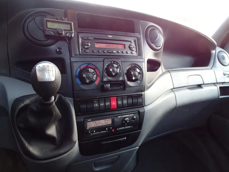 Iveco Daily 35C18 BE TREKKER 3 ZITS EURO 5 12 TON - Тягач: фото 4 Iveco Daily 35C18 BE TREKKER 3 ZITS EURO 5 12 TON - Тягач: фото 4