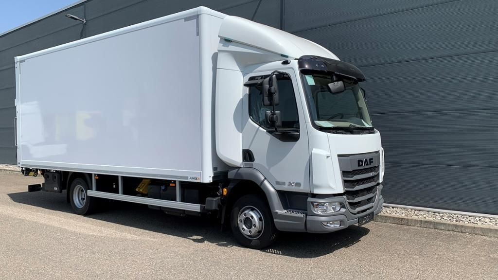 DAF XB 210 FA 7,49 to Koffer LBW Klima Automatik - Фургон с закрытым кузовом: фото 1 DAF XB 210 FA 7,49 to Koffer LBW Klima Automatik - Фургон с закрытым кузовом: фото 1