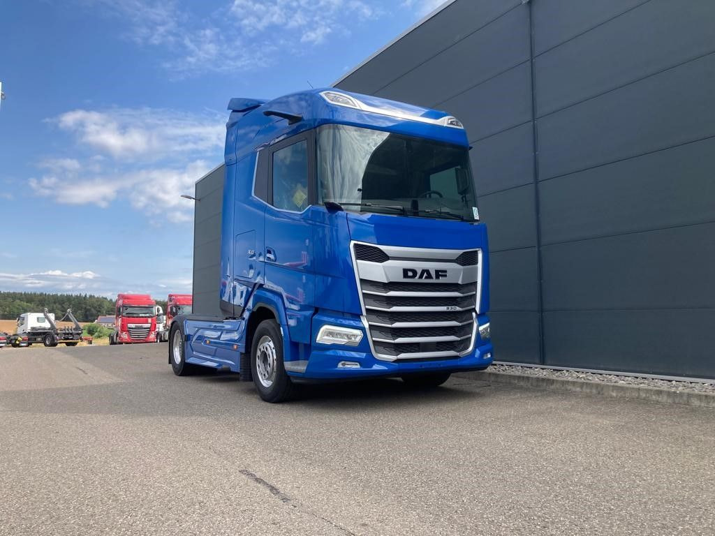 DAF XG 530 FT Alcoa Intarder Standklima Alcoa Kamera - Тягач: фото 1 DAF XG 530 FT Alcoa Intarder Standklima Alcoa Kamera - Тягач: фото 1