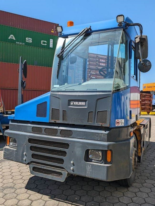 Kalmar T2 - Терминальный тягач: фото 2 Kalmar T2 - Терминальный тягач: фото 2