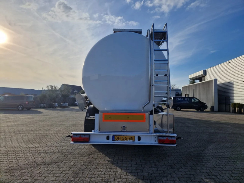 Feldbinder 38000 liter 3 kamer tankoplegger met CIP Leiding - Полуприцеп-цистерна: фото 3 Feldbinder 38000 liter 3 kamer tankoplegger met CIP Leiding - Полуприцеп-цистерна: фото 3